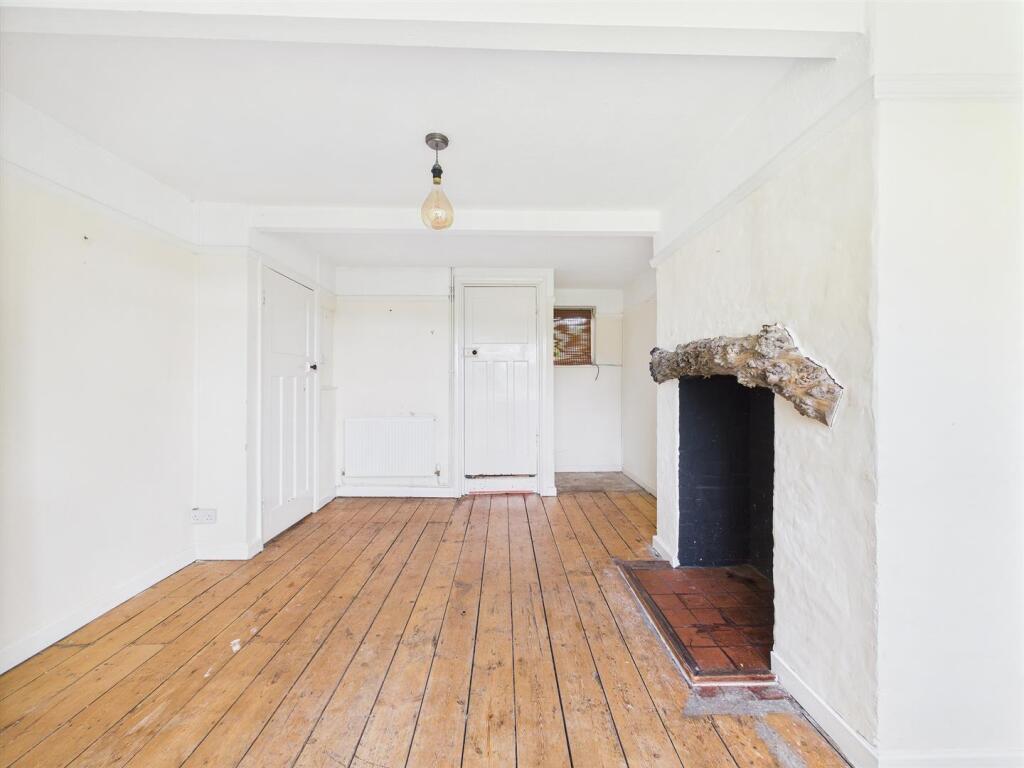 5 - Semi-detached House for Auction, Butcombe.jpg