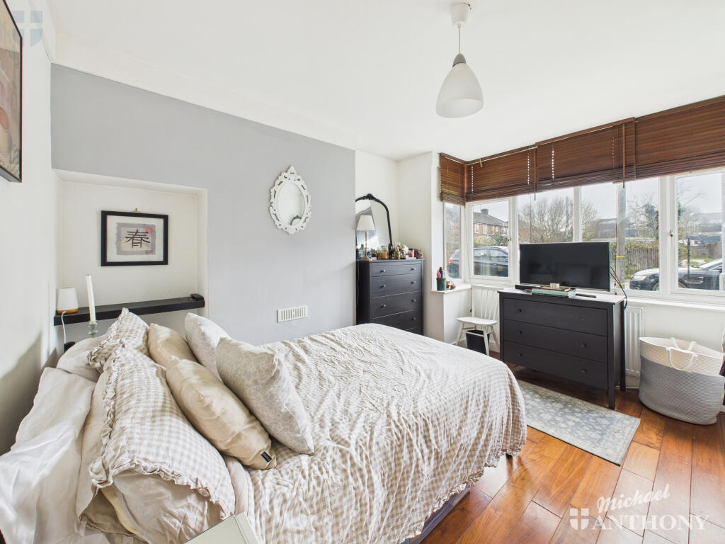 CAM03852G0-PR0501-STILL008