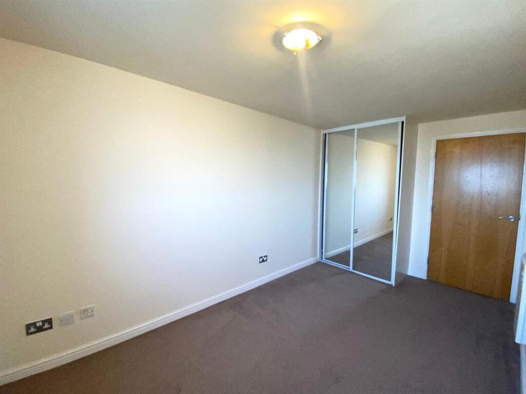 Bedroom 1 (1).jpeg