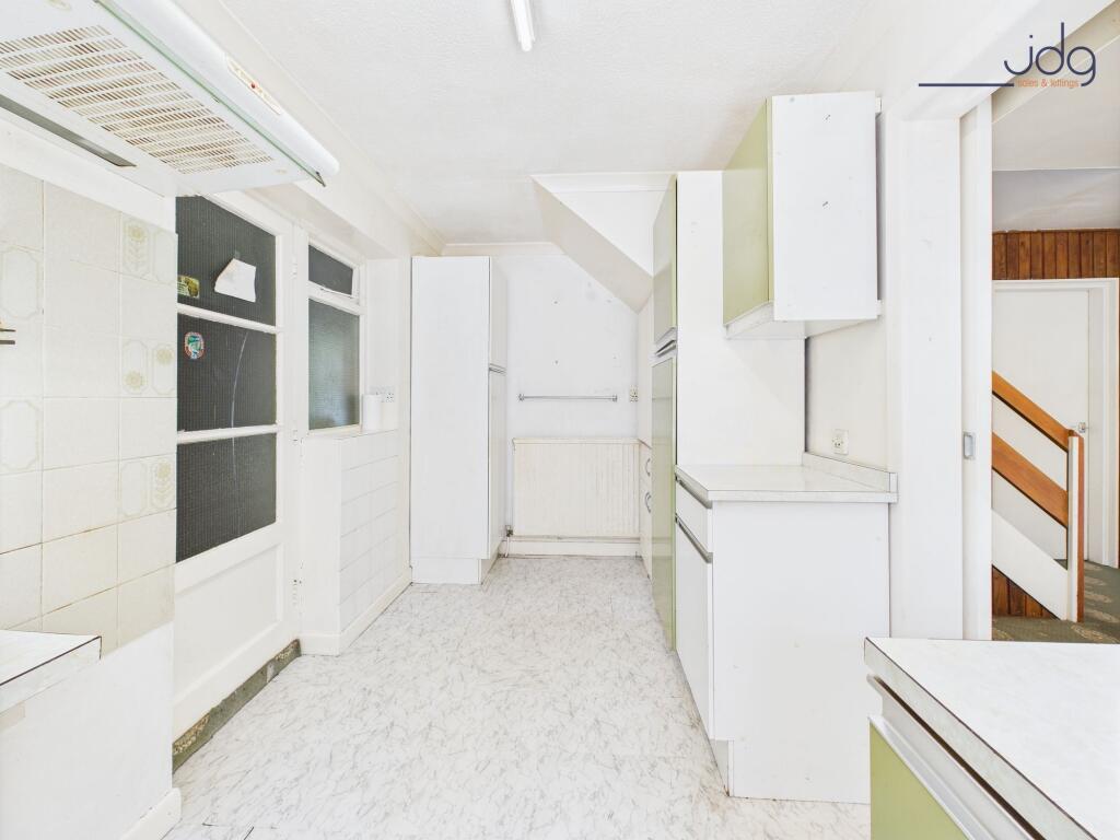 Kitchen with access to Integral garage