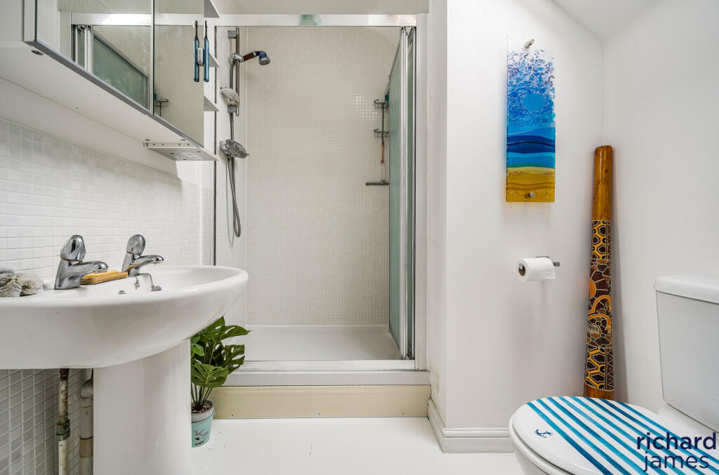 8e727c69b967450cb2d41bc9eaecc9a7