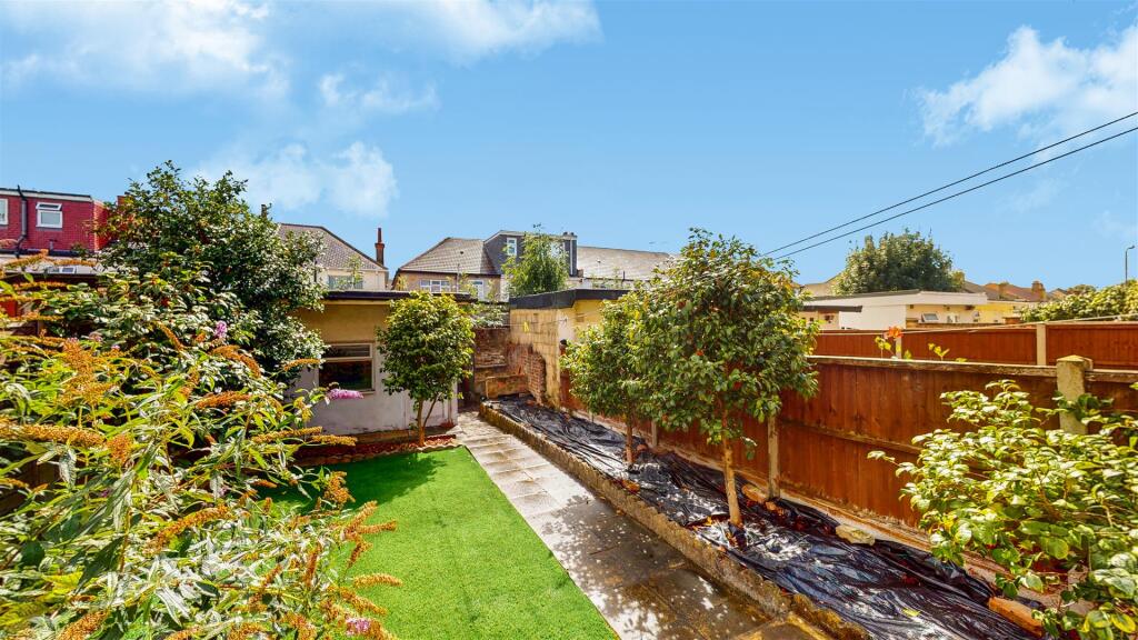 Rear garden..jpg