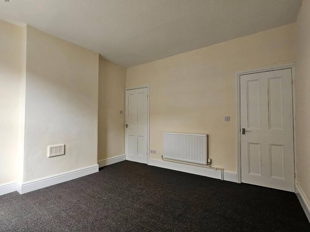 FRONT BEDROOM