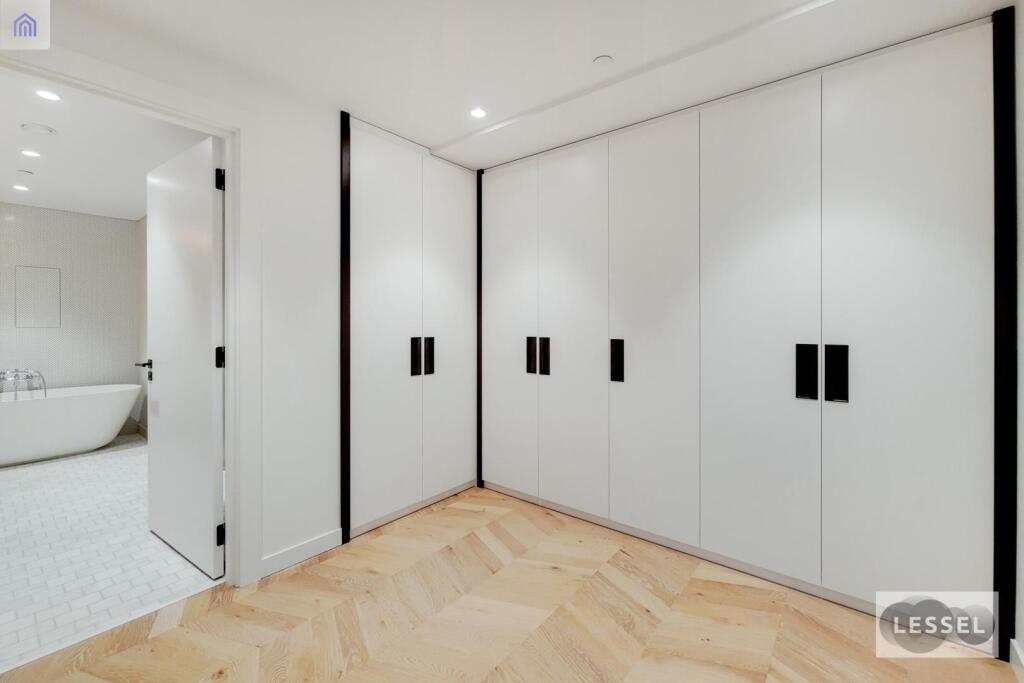 7_Walk in Wardrobe-0.jpg