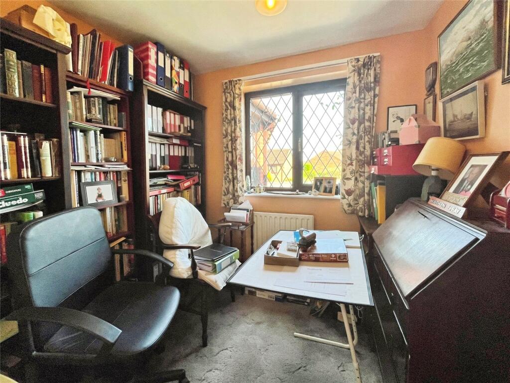 Bedroom/Office