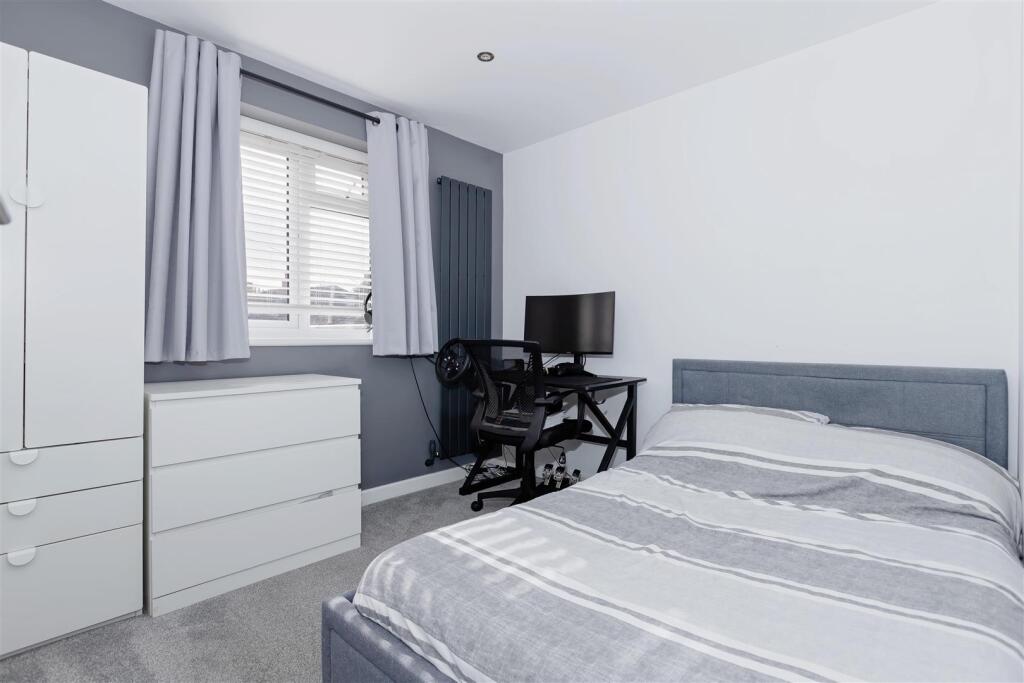 West Onslow Close.jpg