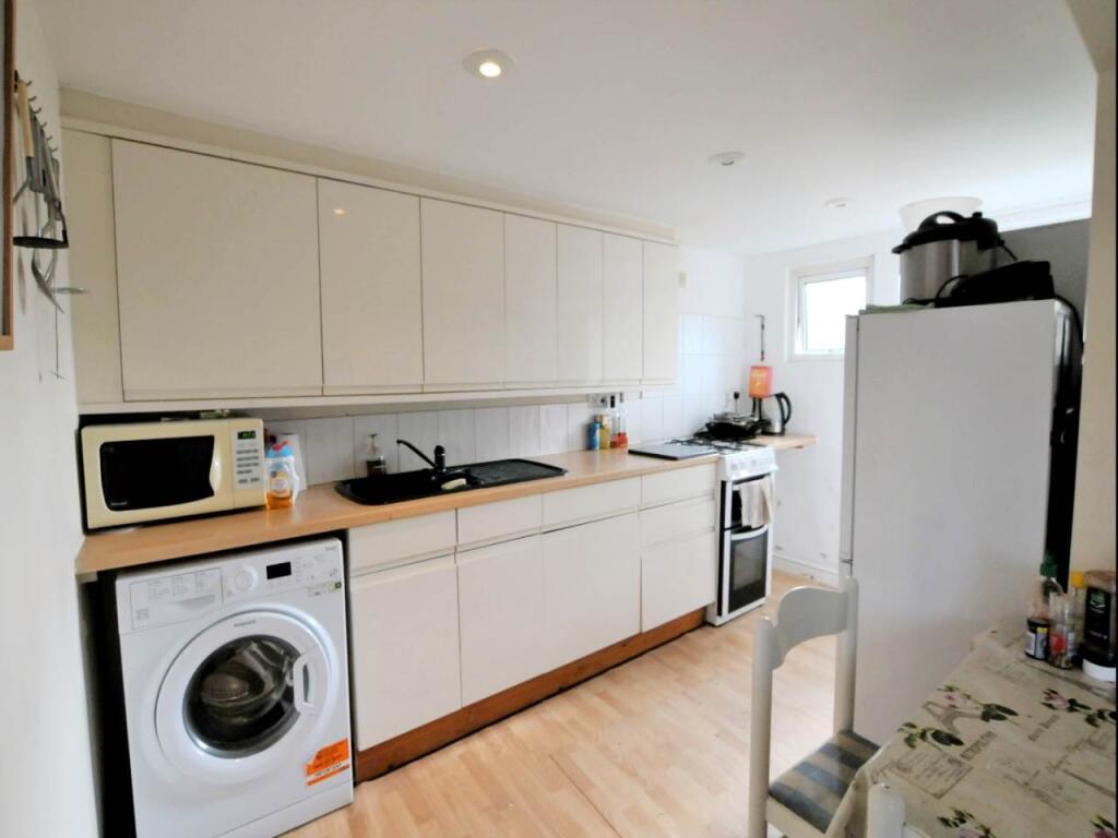 Kitchen (2)