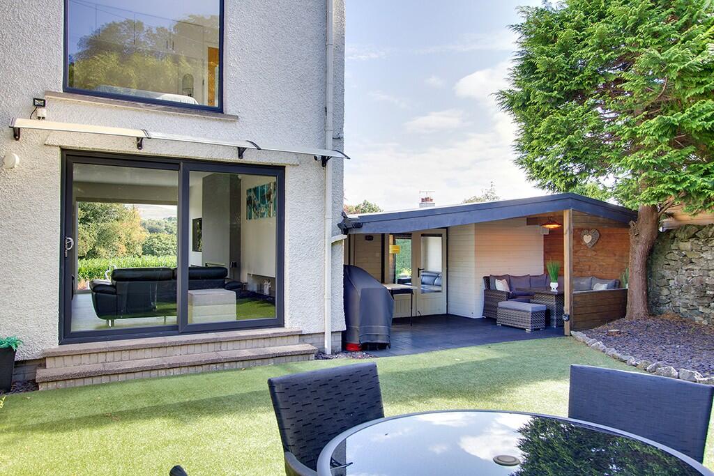 Outdoor kitchen