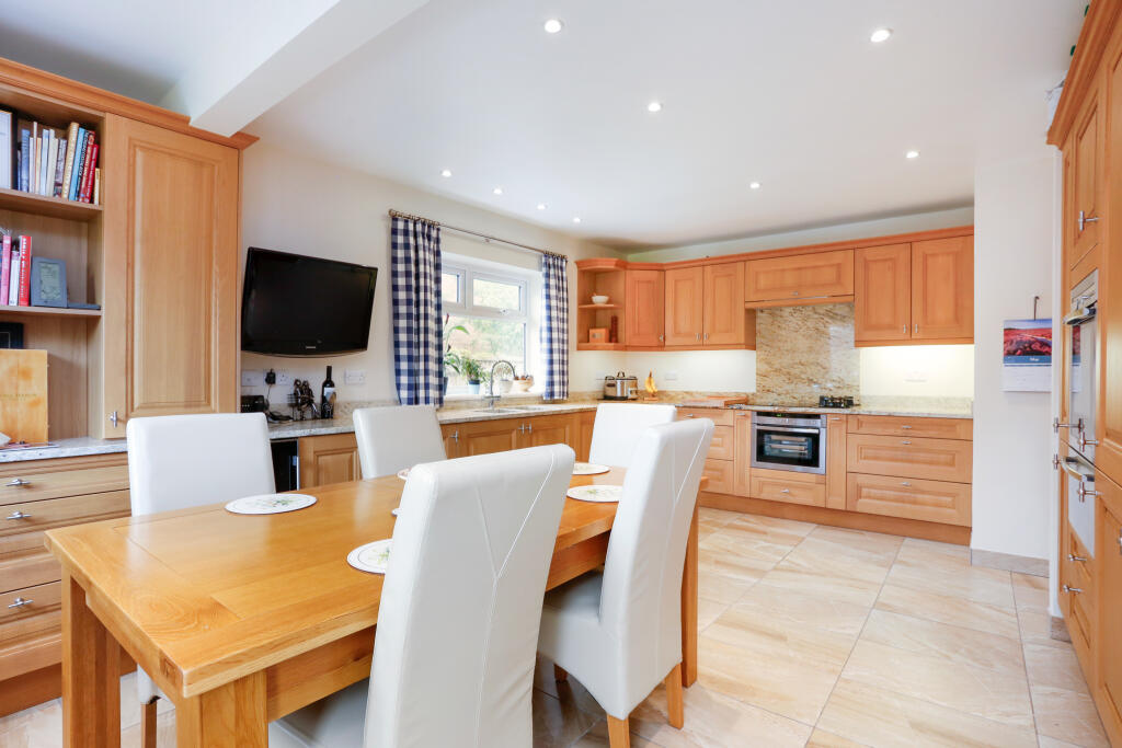 Kitchen/Breakfast Room