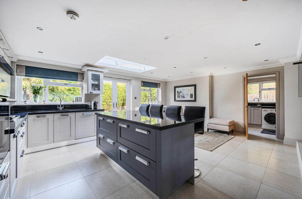 1384102-55-6929b4...