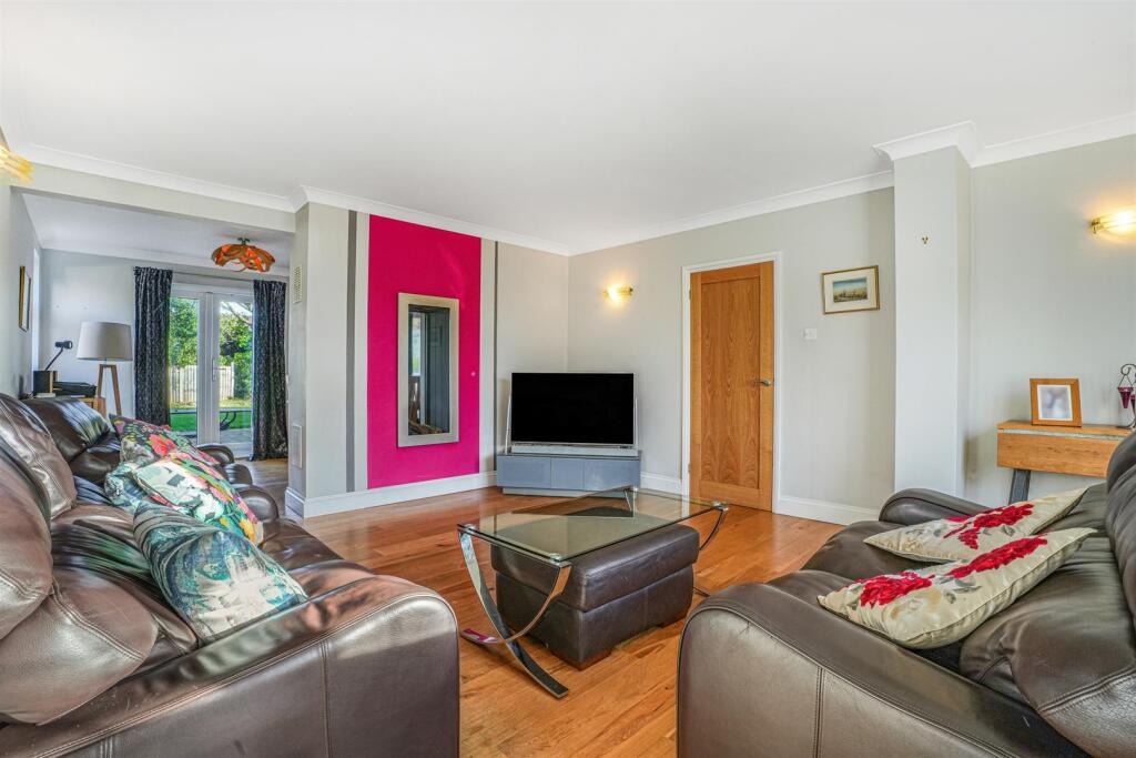 6 Bugbrooke Road, Gayton (39).jpg