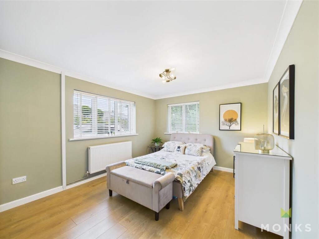 Bedroom at Dales.jpg