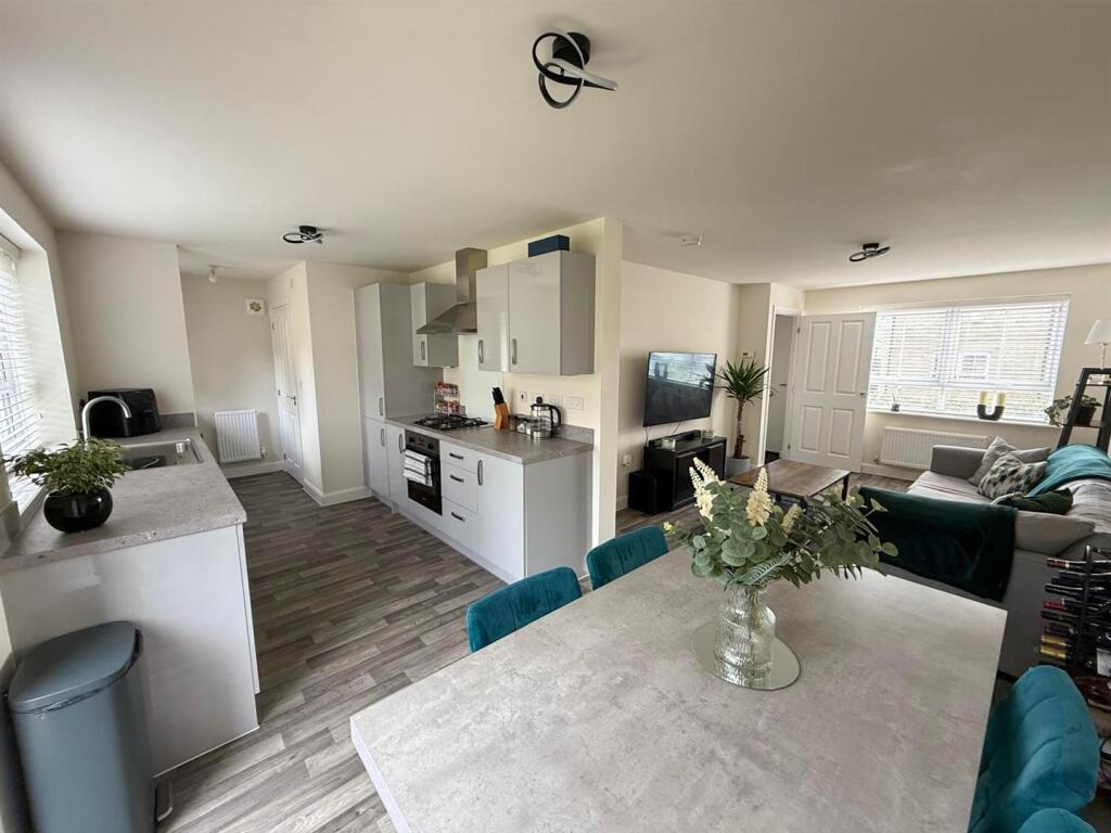 Three Bed Detached in Silsden 5.jpg