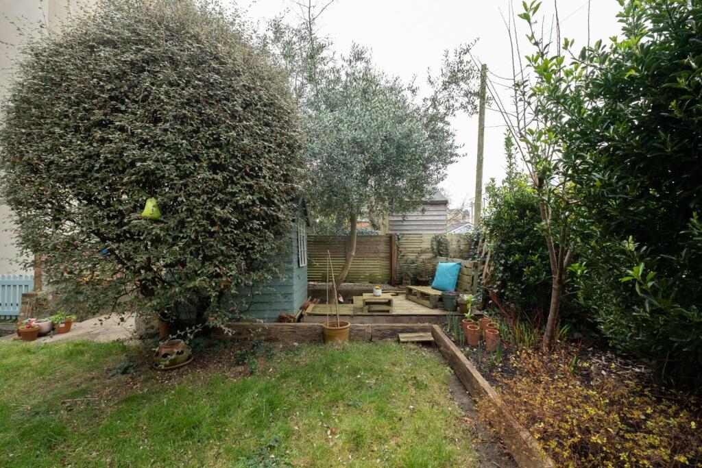 Garden Flat, 7 Cotham Side, BS6-9277.jpg