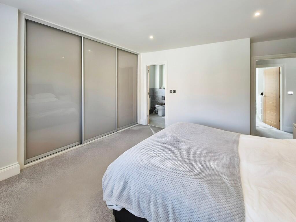 5b5f03b8-10000252...