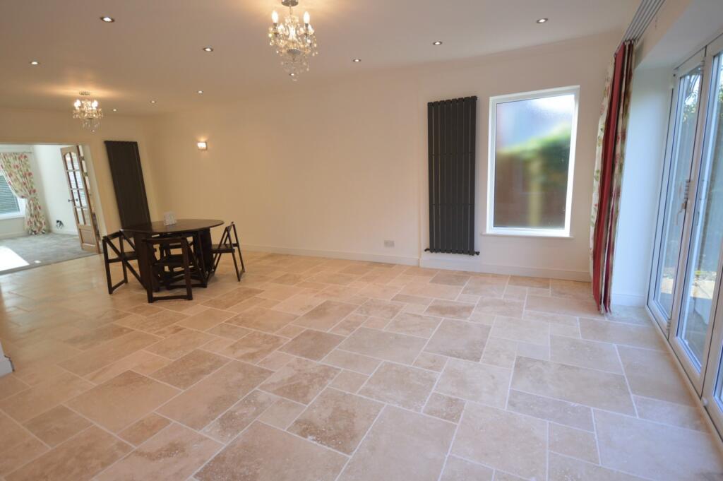 Dining/family room