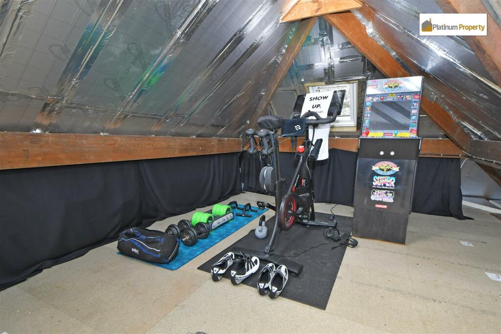 LOFT ROOM