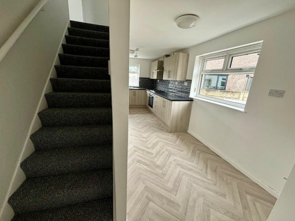 STAIRS KITCHEN DI...