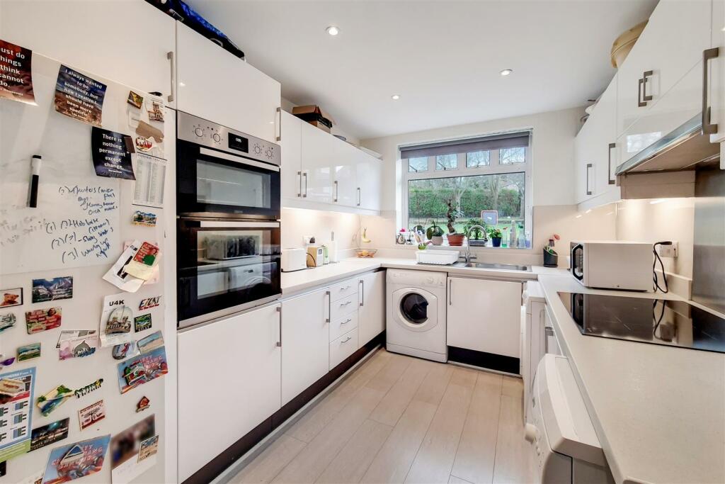 Kitchen 1.jpg