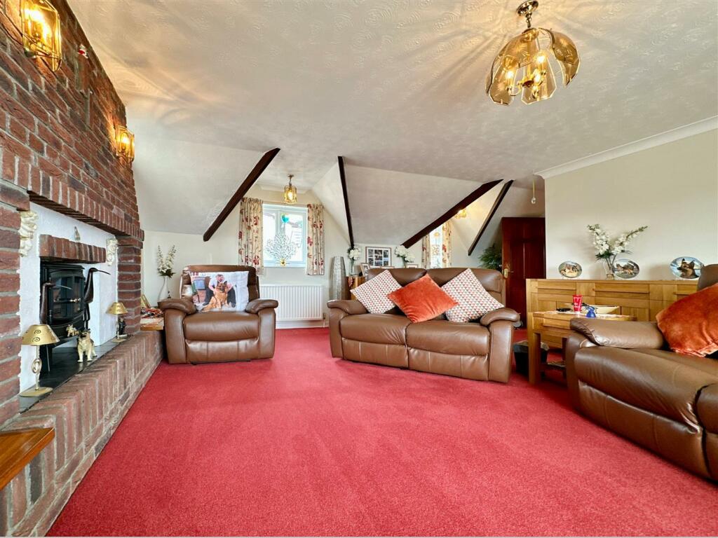 Lounge from balcony.JPG