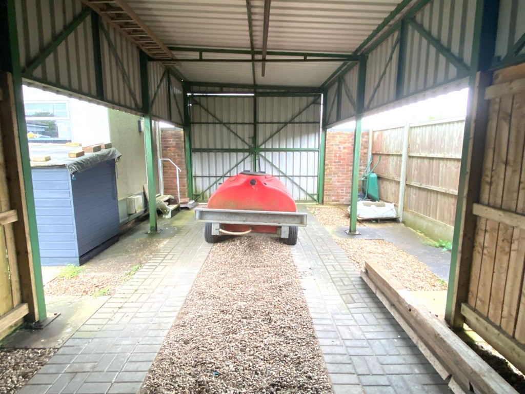 Outside building /Office/Workshop