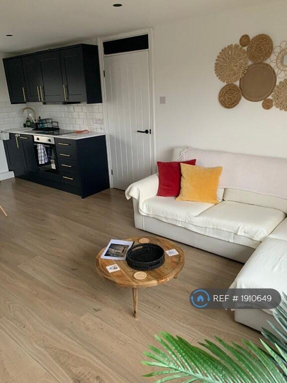 Living/Kitchen