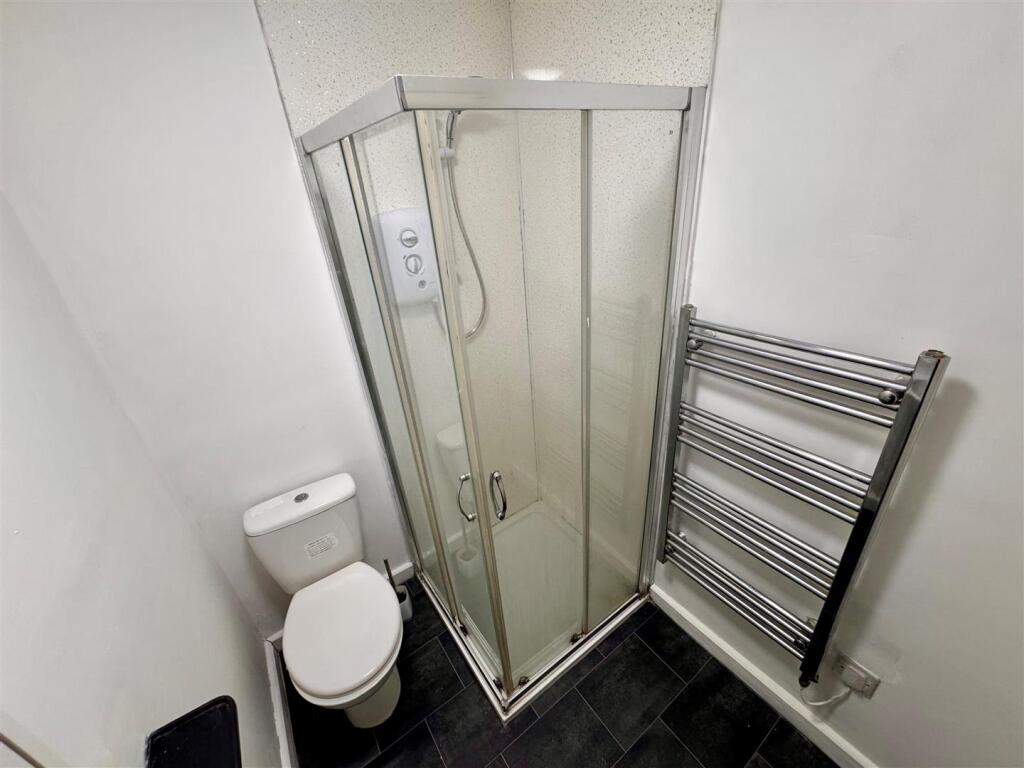 Shower Room.jpg