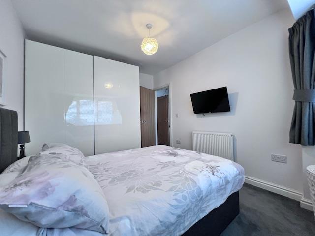 Bedroom 2 Alt.jpg