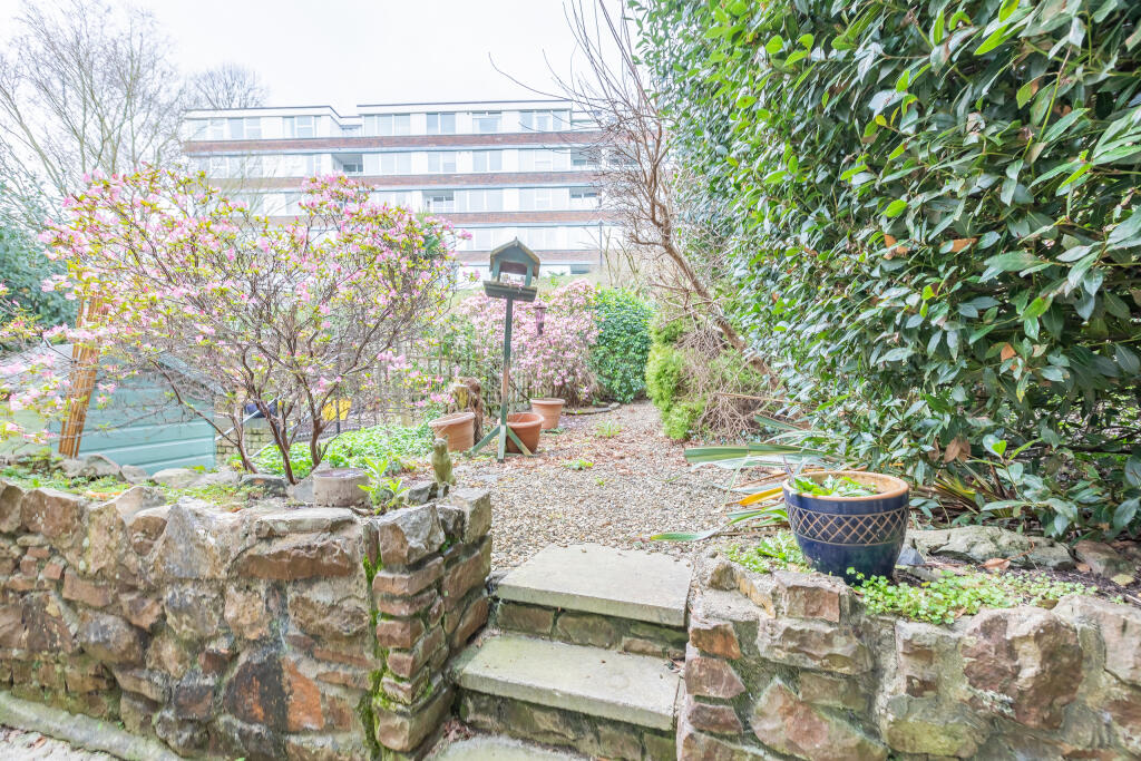 11 Freeland Place -34