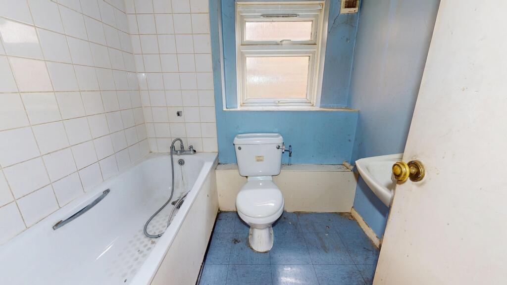 6 Coverack Close, Shirley, Croydon, CR0 7ND