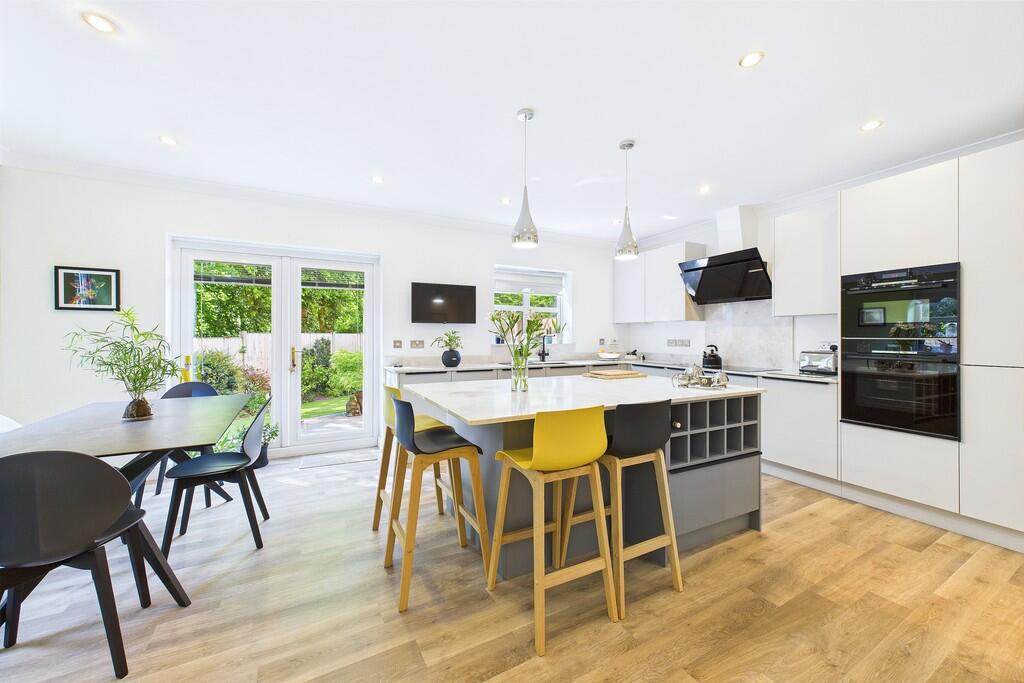 Open Plan Dining ...