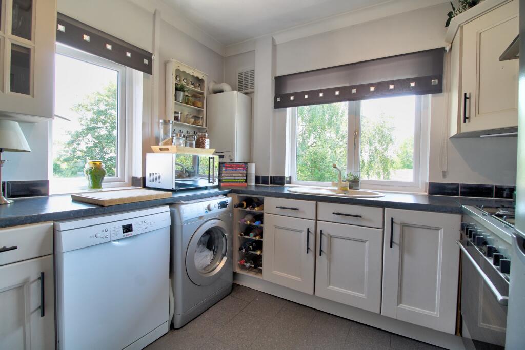 IMG_2113_4_5_Interior 4