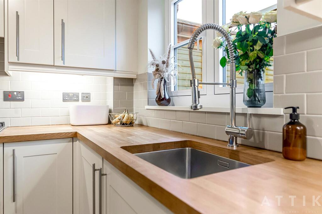 121 Bromedale Avenue Mulbarton Norwich, NR14 8GZ (