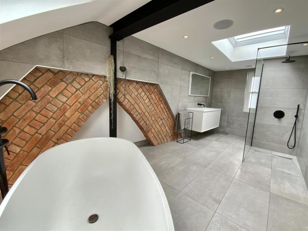 Master Suite Bathroom