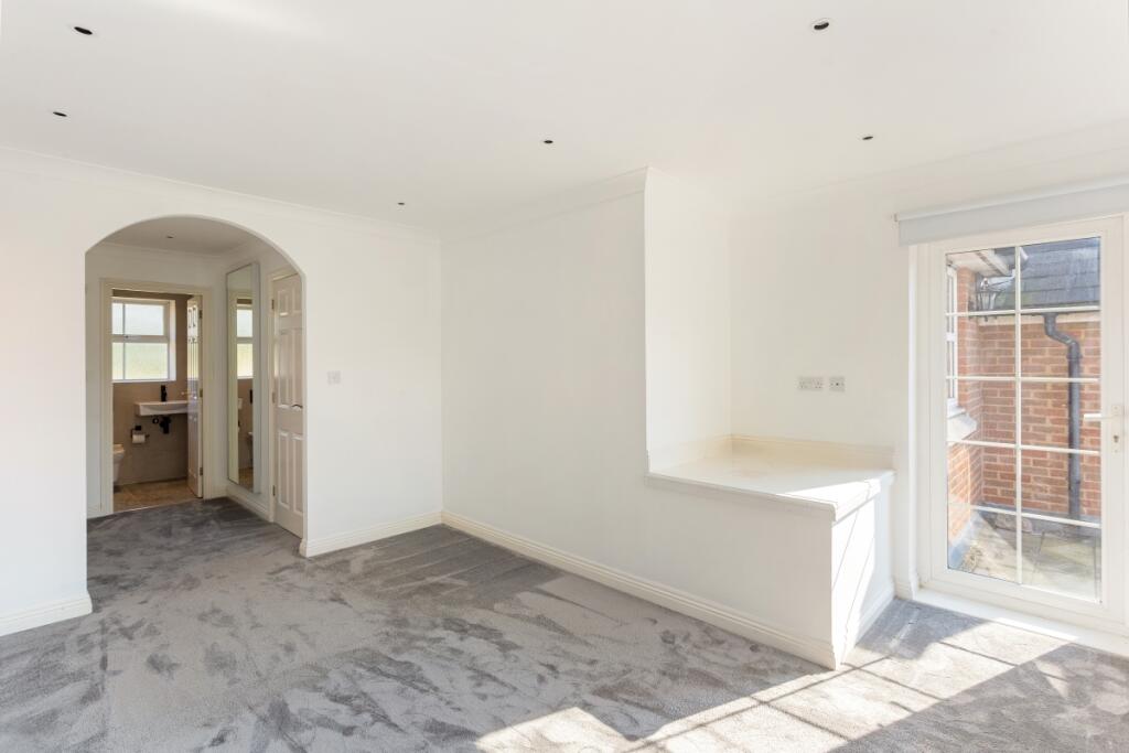 Howerd-Way-London...