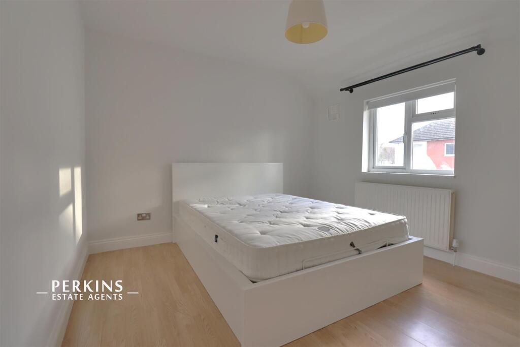 BED 2.jpg