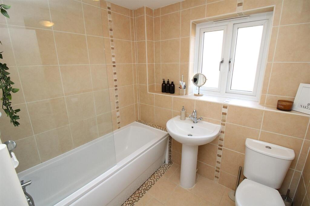 Bathroom.JPG