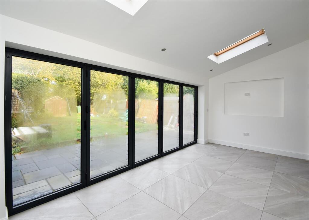 19 Blackburn Avenue - Garden Room.jpg