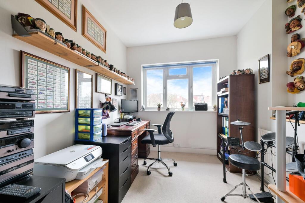 STONELEIGH AVENUE (9).jpg