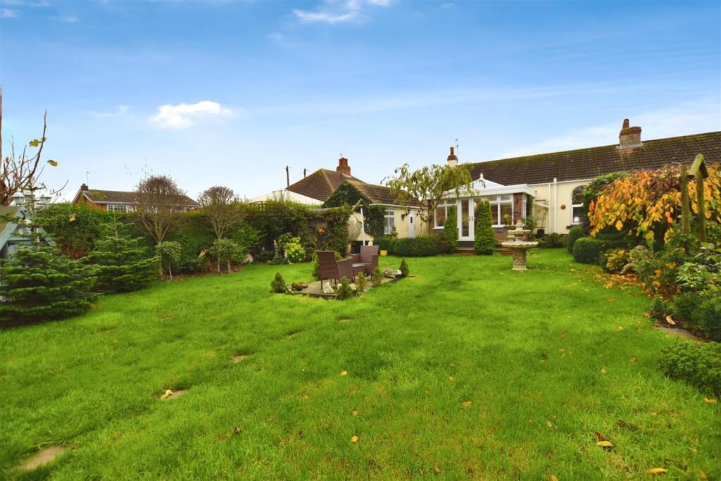 8e6db16c-garden 20bblong.JPG