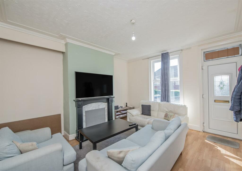 Living Room: