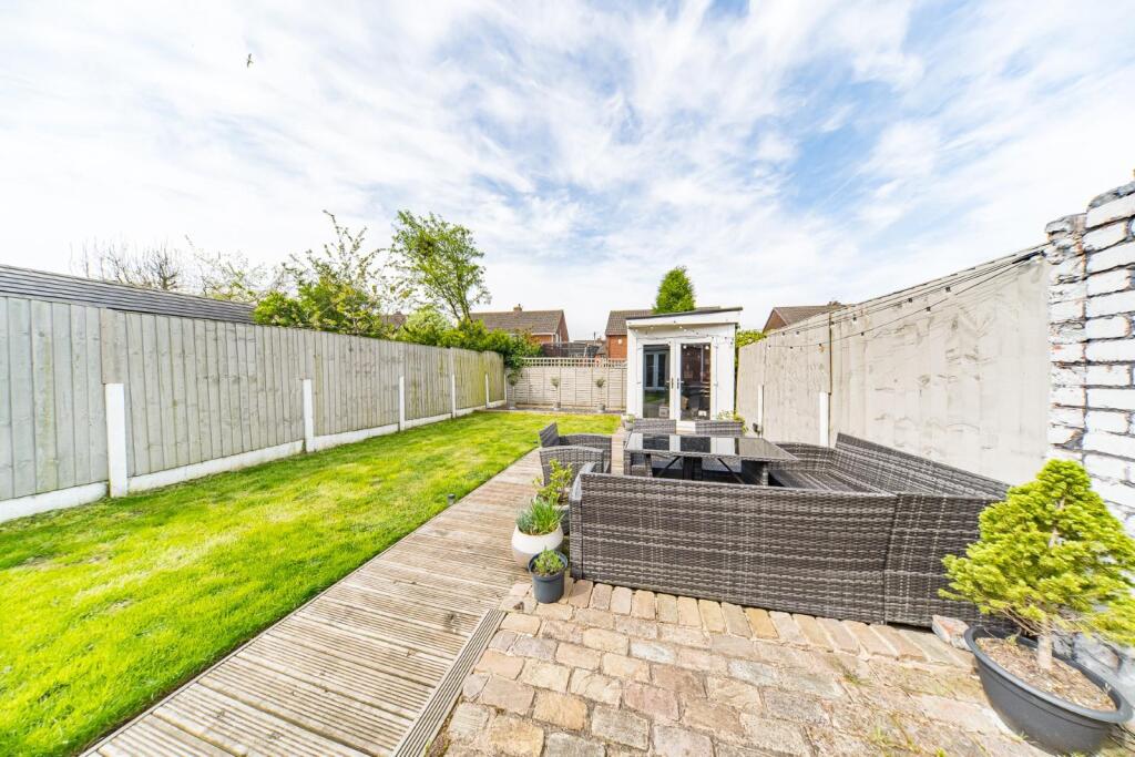 36 Ford Road garden 2.jpg