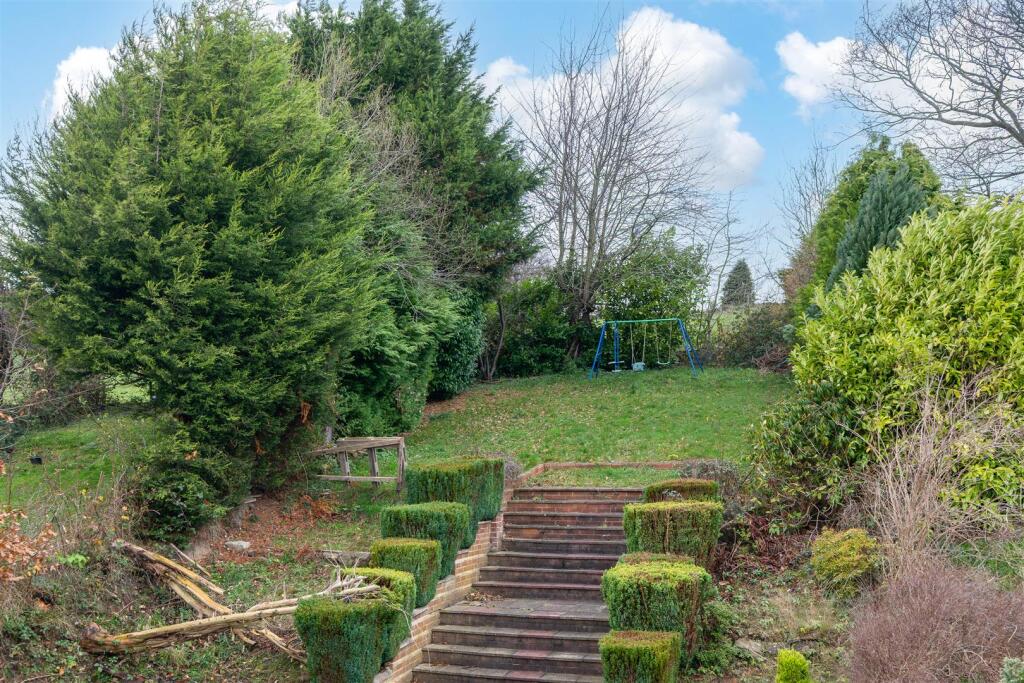 23 Knaresborough Drive-8.jpg