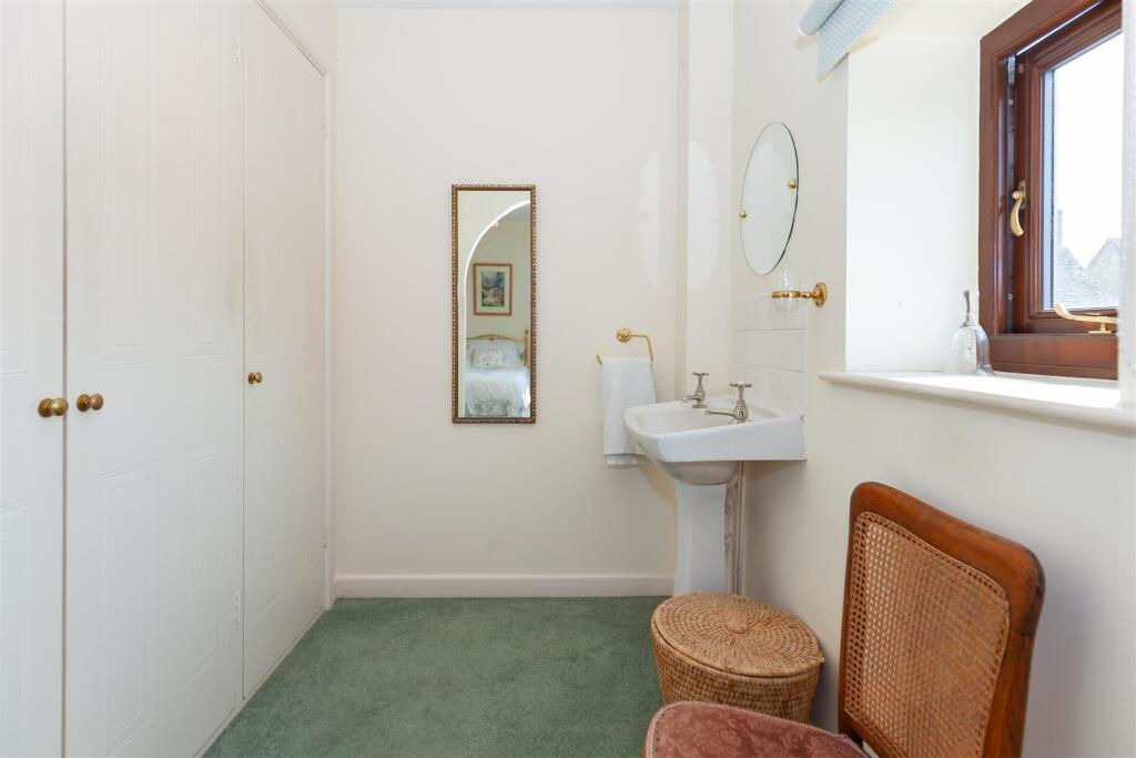 Master Bedroom 4 - Dressing Area.jpg