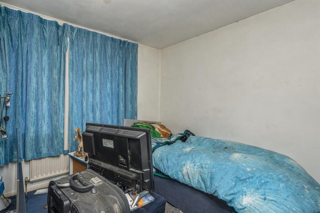 24 Rosemary Lane, Blackwater, Camberley, Hampshire, GU17 0LT