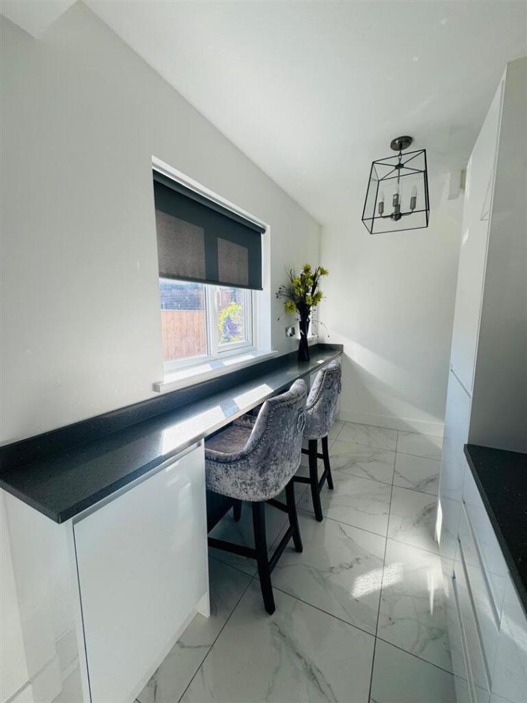 Breakfasting Kitchen