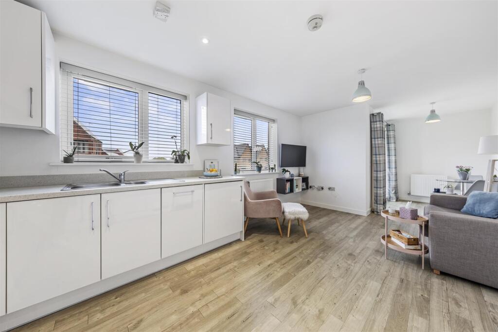 Flat14,327BarrosaWayWeb09.jpg