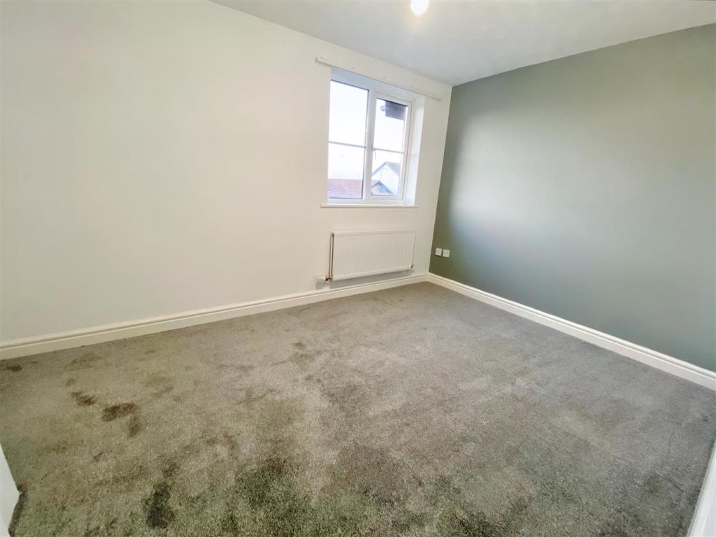 bed 1.jpg
