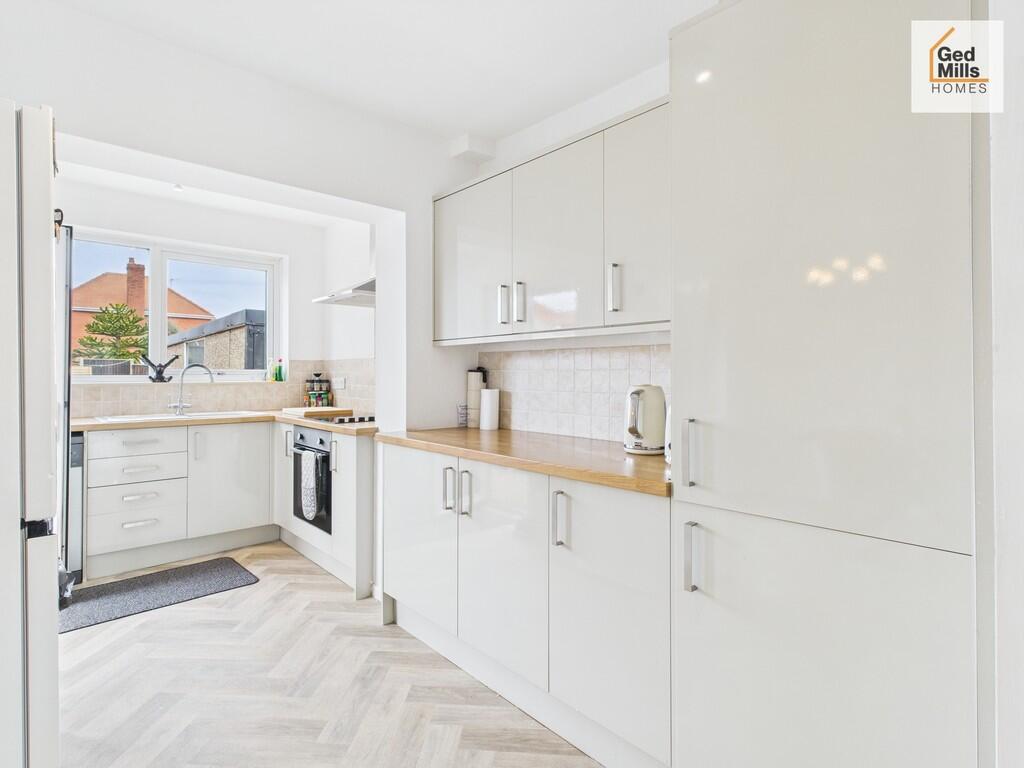 CAM04261G0-PR0032...