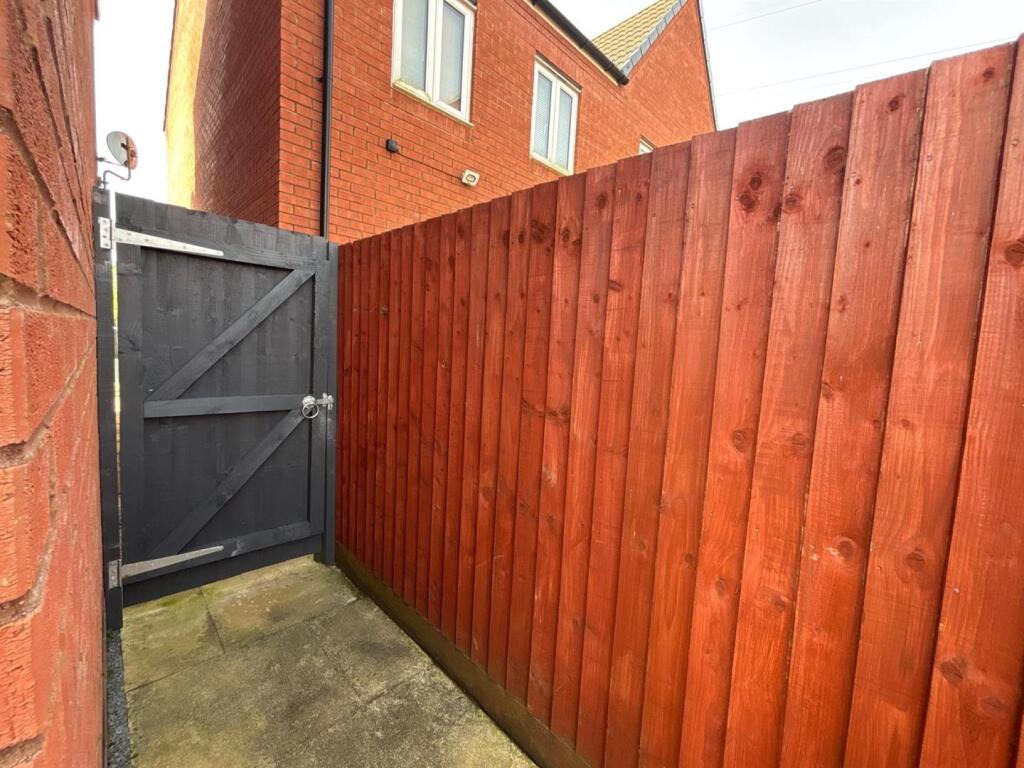 WhatsApp Image 2025-04-28 at 14.11.23_13a775ad.jpg